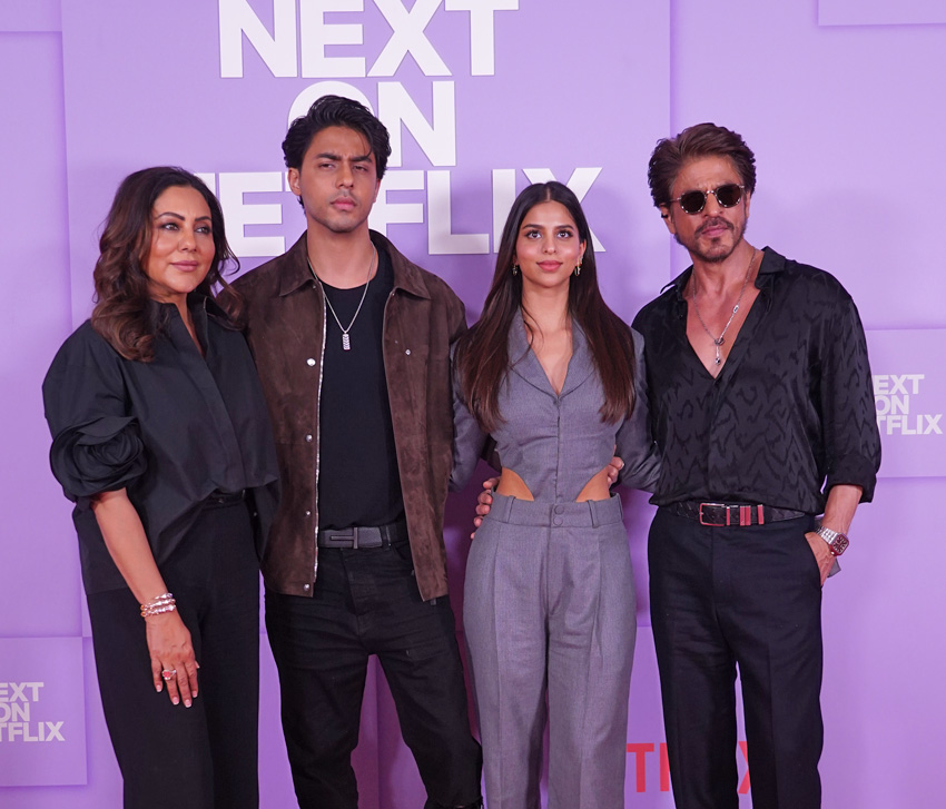 Shah Rukh Khan und seine Familie bei einem Netflix Event.